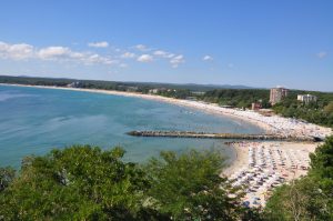 Плажът на Приморско от птичи поглед
