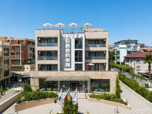 Фасадата на хотел Синема